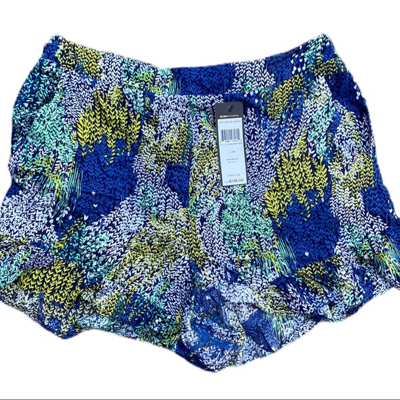 Flash Sale New BCBGMaxazria Floral Shorts - Picture 7 of 8